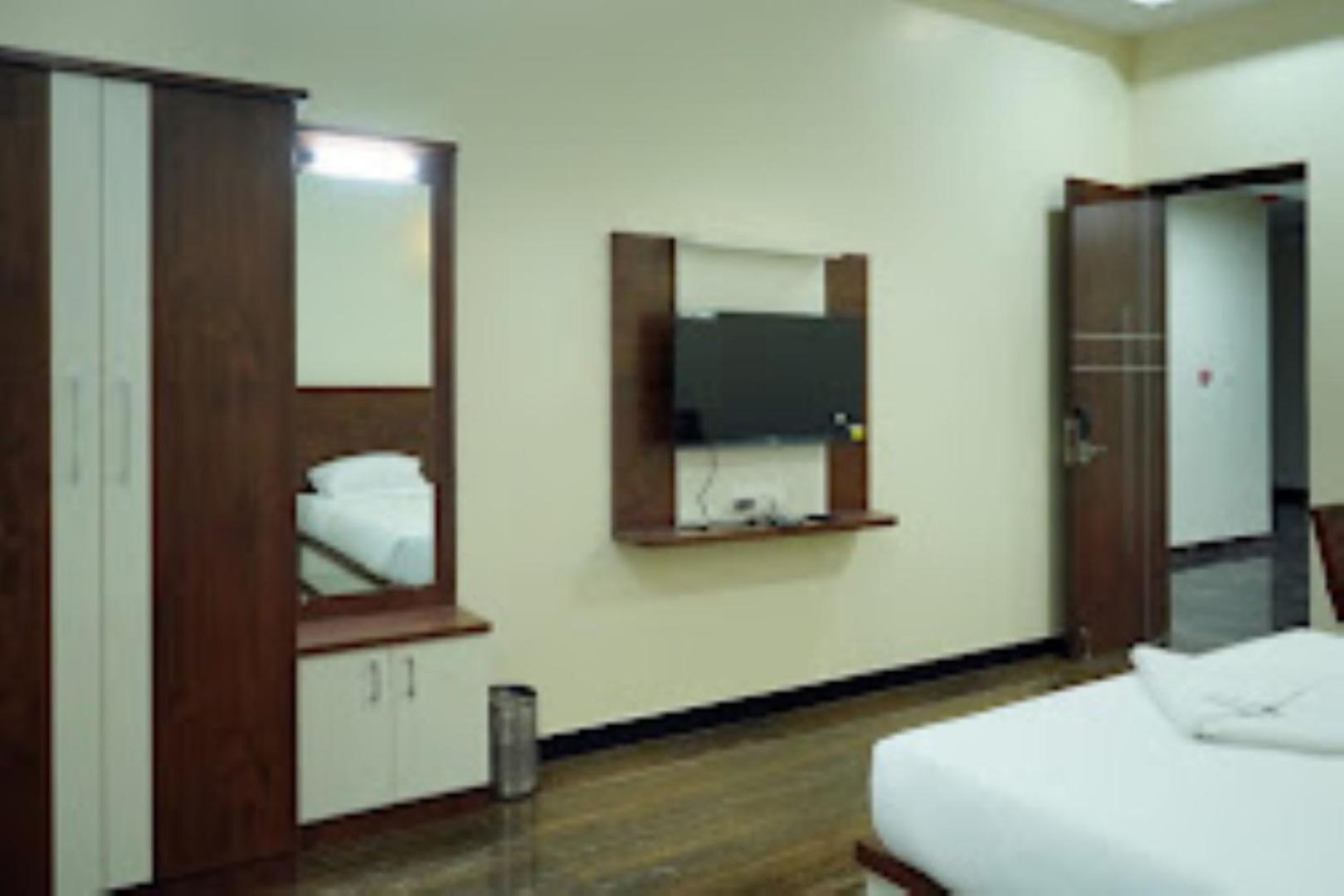 Hotel Nivetha Grand , Coimbatore Exterior photo